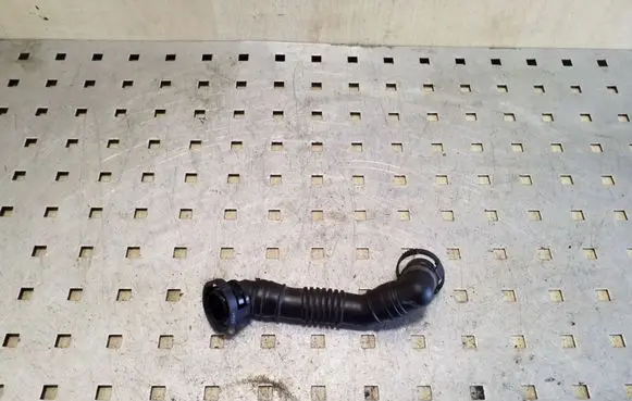 Volkswagen PASSAT B6 Breather hose/pipe 03G103493D