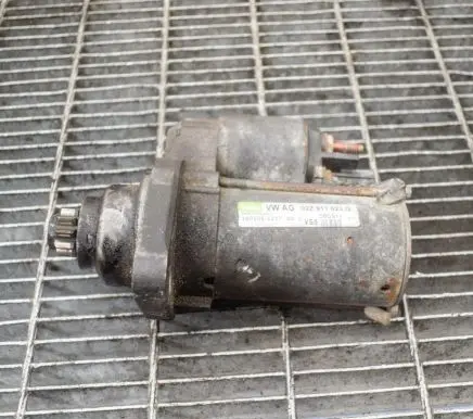 Volkswagen Golf V Starter motor 02Z911023G