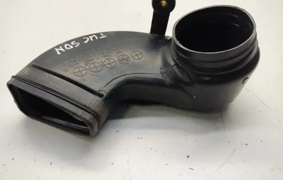 Hyundai Tucson JM Air intake hose/pipe 282112E200
