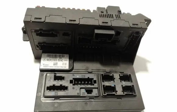 Mercedes-Benz E W211 SAM control unit 2115453901