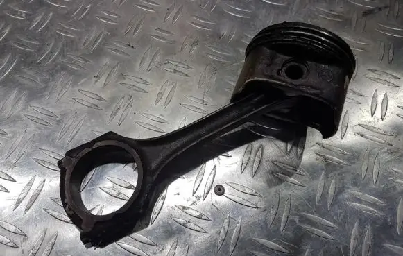Mercedes-Benz A W168 Piston with connecting rod