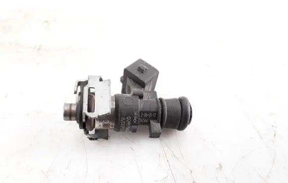 Renault Twingo II Fuel injector 8200292590 0280158046