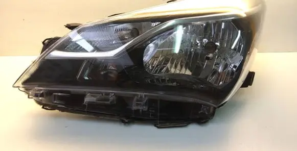 Toyota Yaris Headlight/headlamp 29252