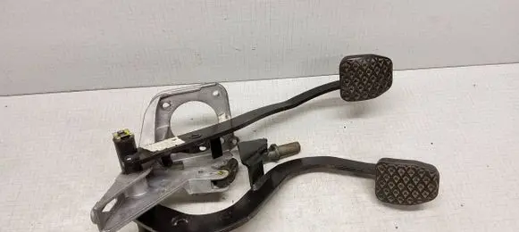BMW X3 E83 Pedal assembly 3331335 42310903 3414592
