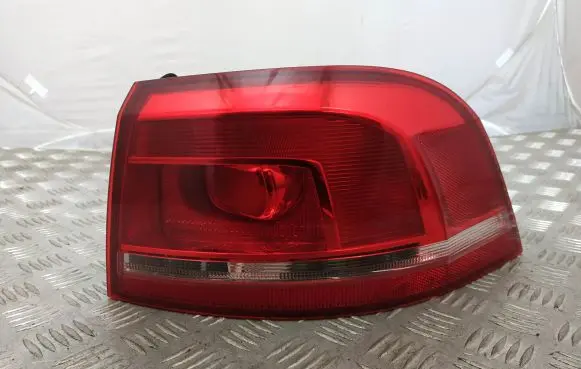 Volkswagen PASSAT B7 Rear/tail lights 3AF945096A