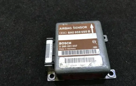 Audi A4 S4 B5 8D Airbag control unit/module 8a0959655b 0285001037