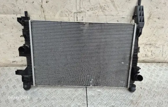Ford Focus Coolant radiator CV618005VC DV618C342WE MC2329