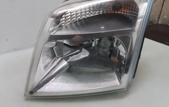 Ford Connect Headlight/headlamp 2T1413005