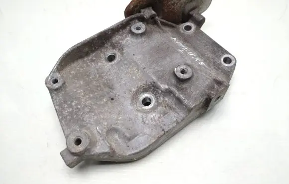 Honda FR-V A/C compressor mount bracket Plc3