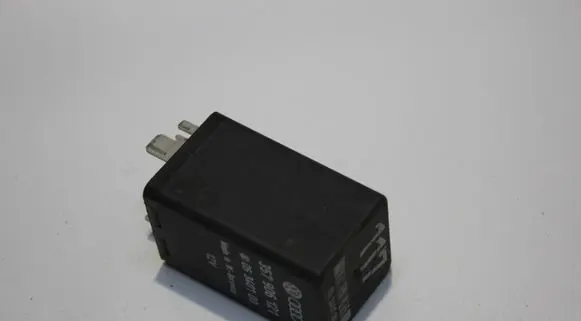 Audi A4 S4 B5 8D Other relay 357906121 05340100