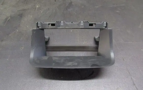 Opel Meriva B Radio/GPS head unit trim 13351237