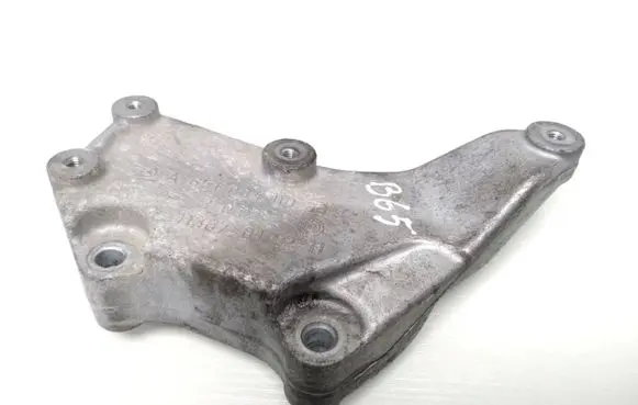 Mercedes-Benz C W204 Engine mounting bracket A6510940039