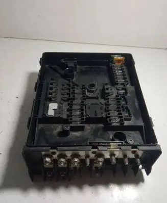 Volkswagen Touran I Fuse box set 1718128 01718130