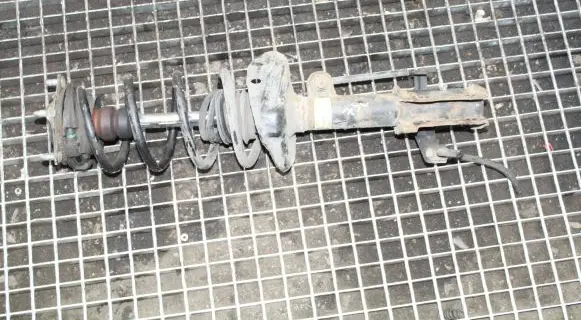 Honda CR-V Front shock absorber/damper 51602SWYE211M1