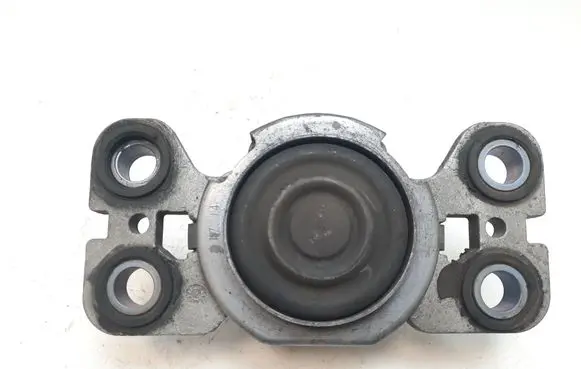 Land Rover Evoque I Engine mount bracket EJ327M121AD