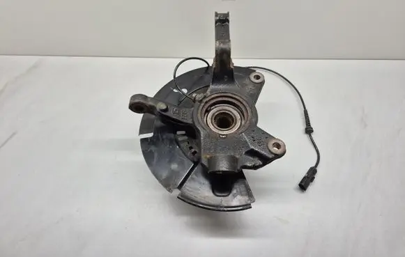 Renault Captur II Front wheel hub spindle knuckle 411614136R