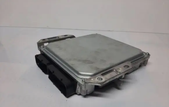 Nissan X-Trail T30 Engine control unit/module 5888205 2758002957