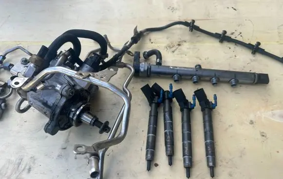 Mercedes-Benz E W213 Fuel injector A6540700187 A6540700001