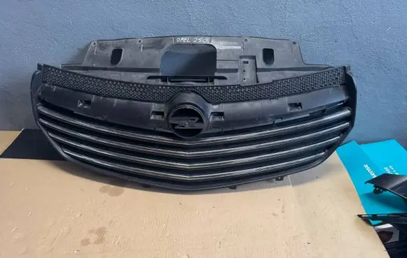 Opel Vivaro Front grill 623105615R 22998900
