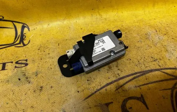 BMW 5 G30 G31 G38 USB control unit 9355549