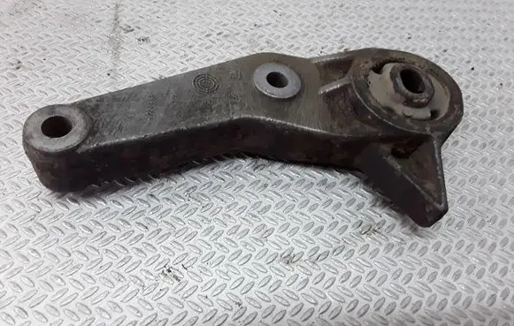 Opel Corsa C Gearbox mounting bracket 9227883