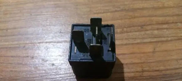 Ford Mondeo Mk III Other relay f0ab14b192aa f0ab-14b192-aa