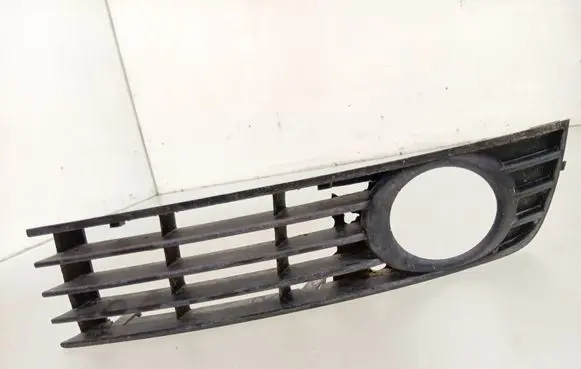 Audi A4 S4 B6 8E 8H Front bumper lower grill 8E0807681