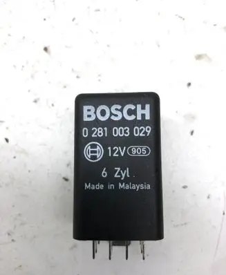 Audi A5 8T 8F Glow plug pre-heat relay 4E0907282A 0281003029 639