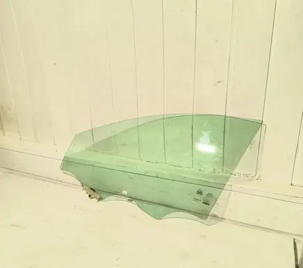 KIA Ceed Front door window glass four-door 43R01390