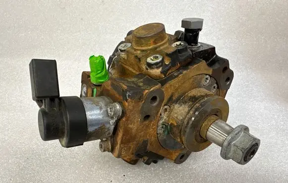 Audi Q7 4L Fuel injection high pressure pump 059130755S 0445010154 8873901