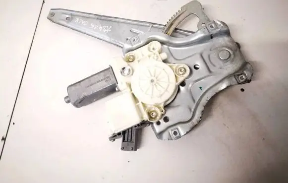 Toyota Avensis T250 Sliding door window regulator with motor