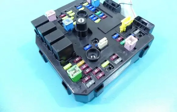 Chevrolet Captiva Fuse box set 95137841 IMPRK1341288