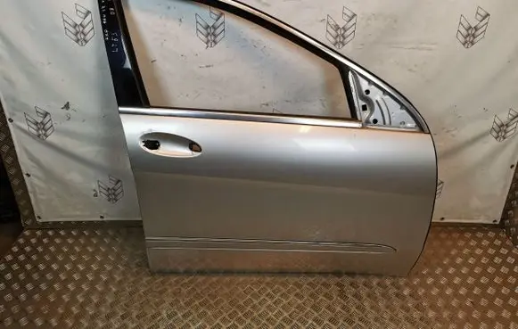 Mercedes-Benz R W251 Front door