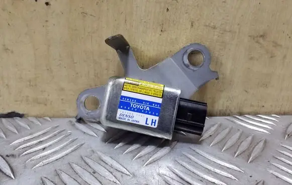 Toyota RAV 4 (XA20) Airbag deployment crash/impact sensor 8983042020 1879001141