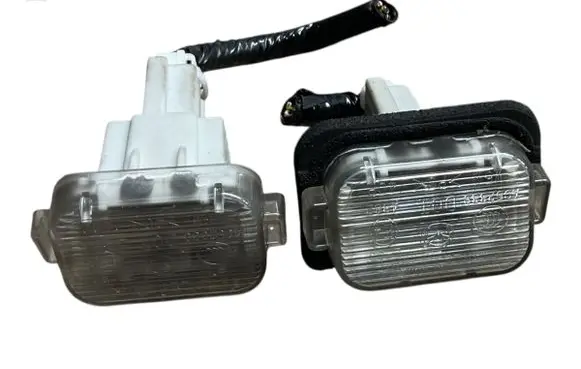 Mazda 6 Number plate light A052889 4382