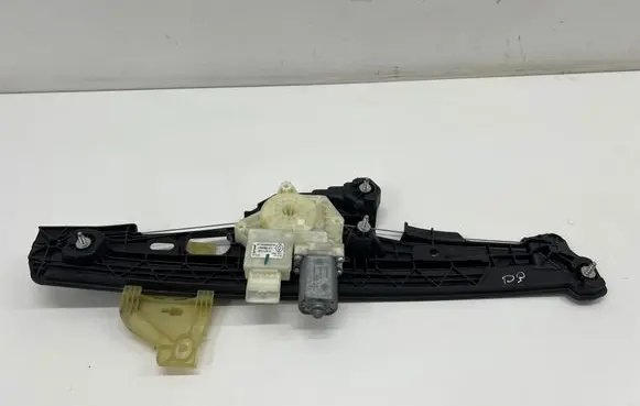 Renault Captur II Front door window regulator with motor 807203293R AS5A1 C98392201