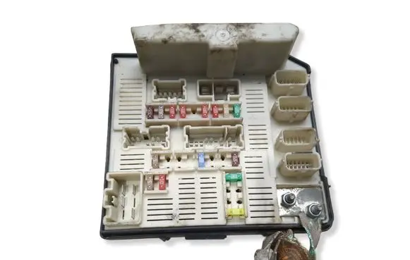Renault Kangoo II Fuse module 8200451901