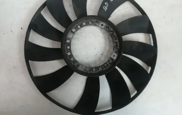 Volkswagen PASSAT B5 Fan impeller 058121301B