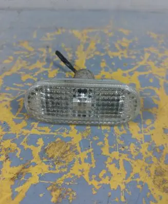 Volkswagen Golf IV Front fender indicator light 1J5949117A