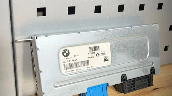 BMW 5 F10 F11 Gateway control module 9219318 532356864 0044507