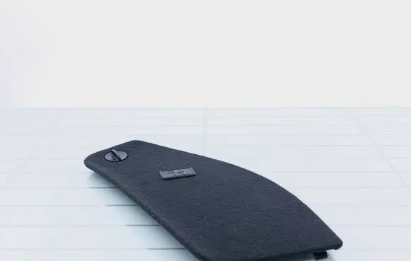 Trunk/boot lower side trim panel