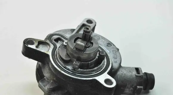 Volvo S80 Vacuum pump 31219463