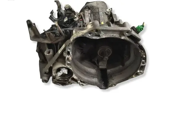 Nissan Micra Manual 5 speed gearbox 820024