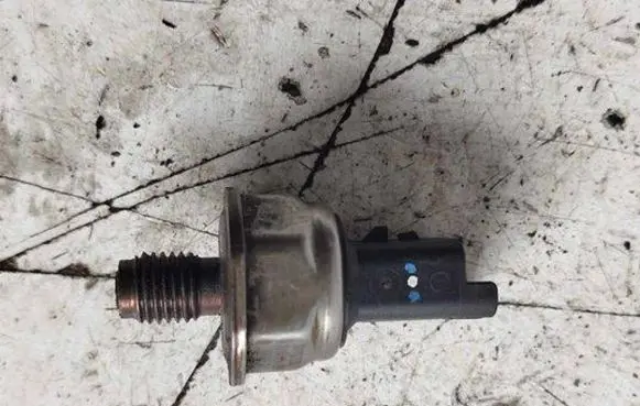 Fuel pressure sensor