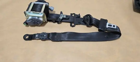 Volvo V60 Front seatbelt 616155800