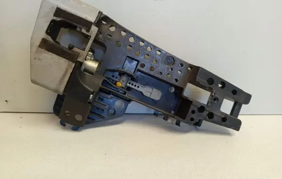 Audi Q3 8U Front door exterior handle/bracket 8U2837886