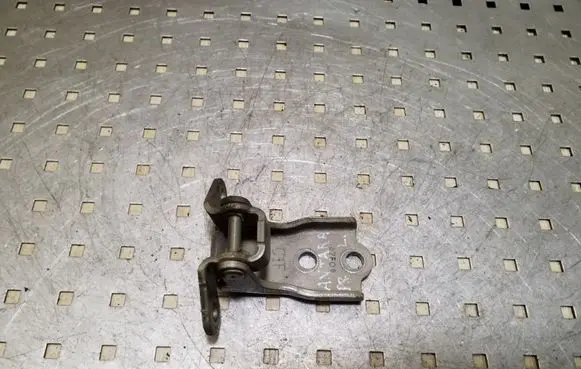 Opel Antara Front door upper hinge