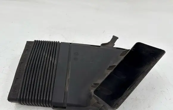 Audi A4 S4 B6 8E 8H Air intake duct part 8E0129617D