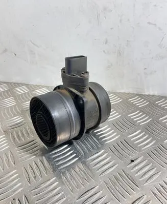 Volkswagen PASSAT B6 Mass air flow meter 074906461B 0281002461