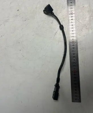 Volkswagen PASSAT B6 Crankshaft position sensor 9805940